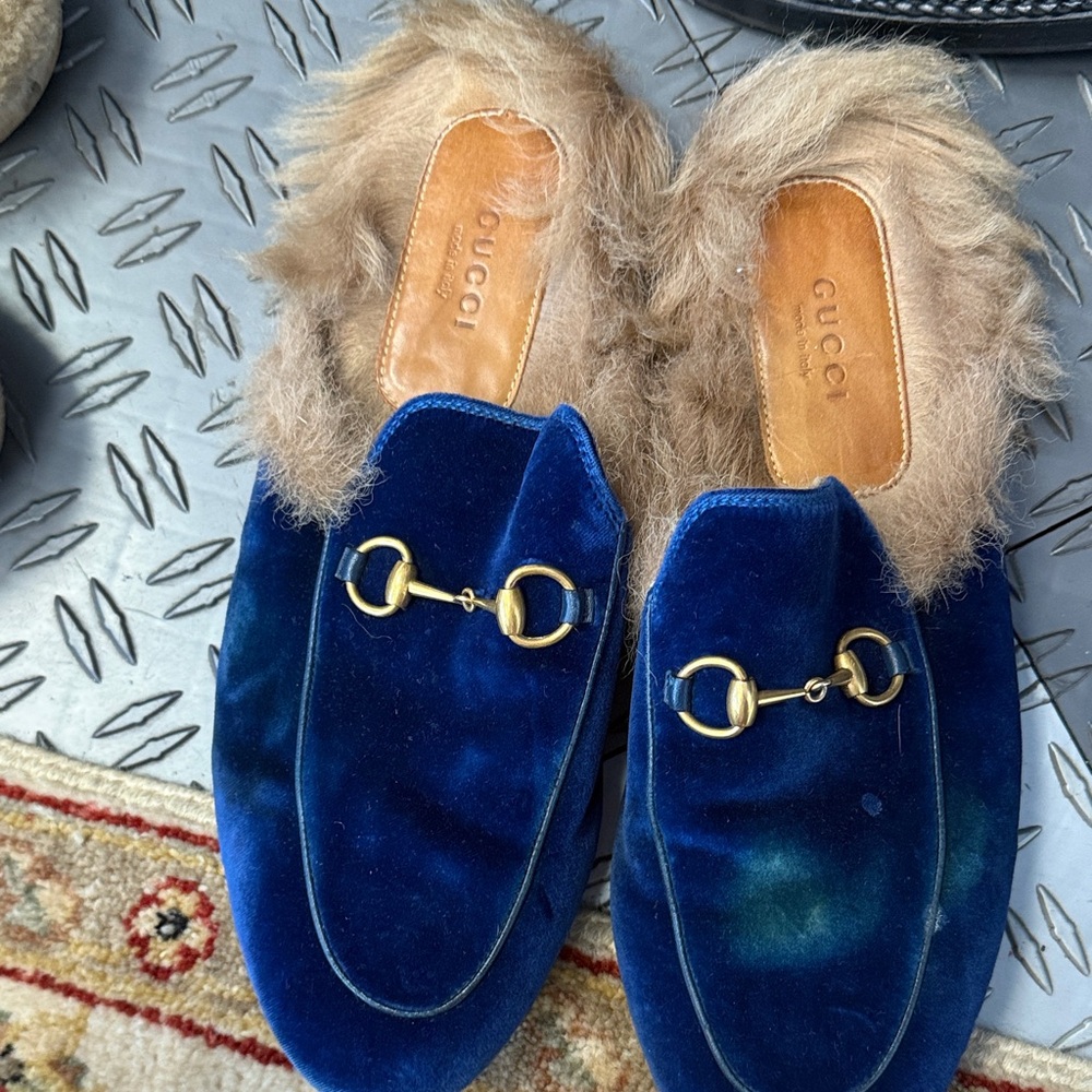 Gucci Women's Blue Velvet Mules with Fur Trim